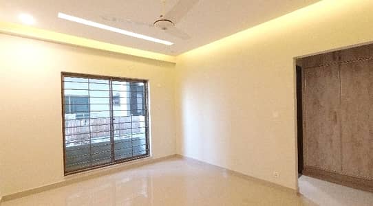 Flat For Rent In Lahore
