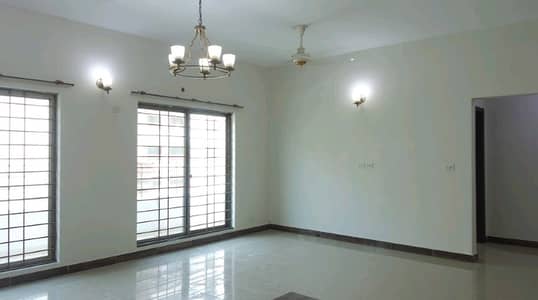A Flat Of 10 Marla In Rs. 120000