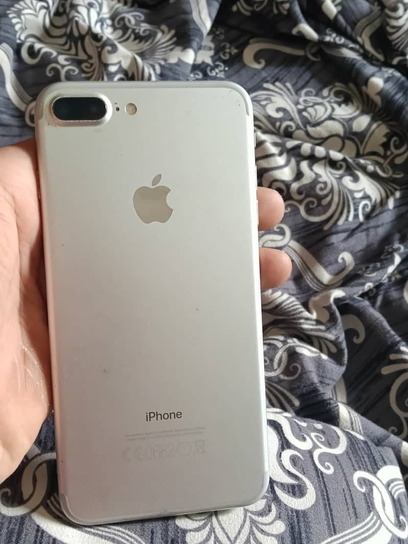 Apple iPhone 7 Plus 2