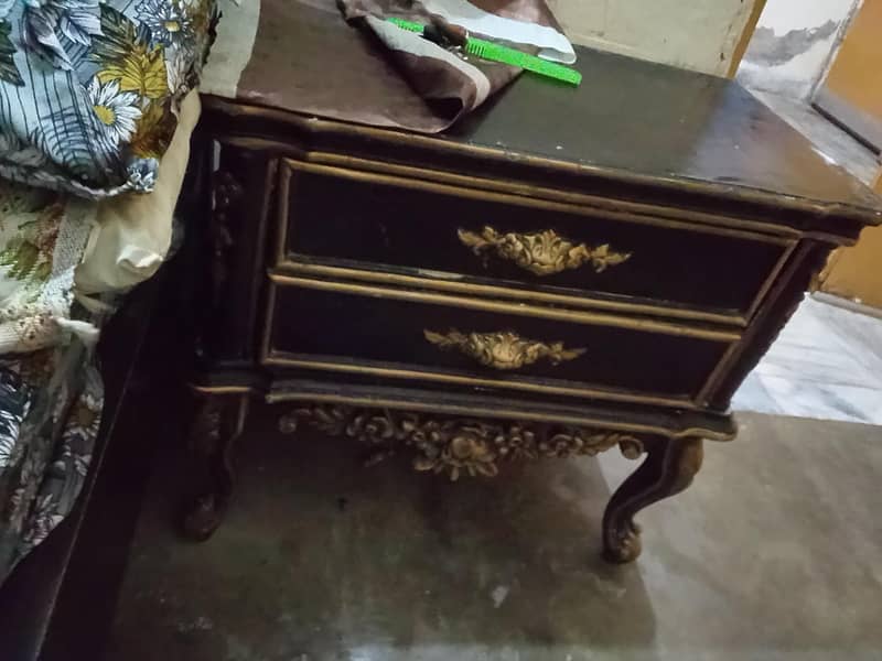 bed side table drising 1