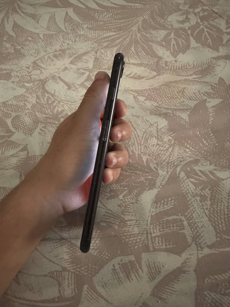 Apple iPhone 7 Plus 2