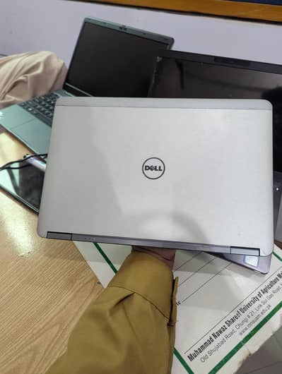 Dell Latitude E7230 | Core i5 4th Gen | 13" Display | 10/10 Condition