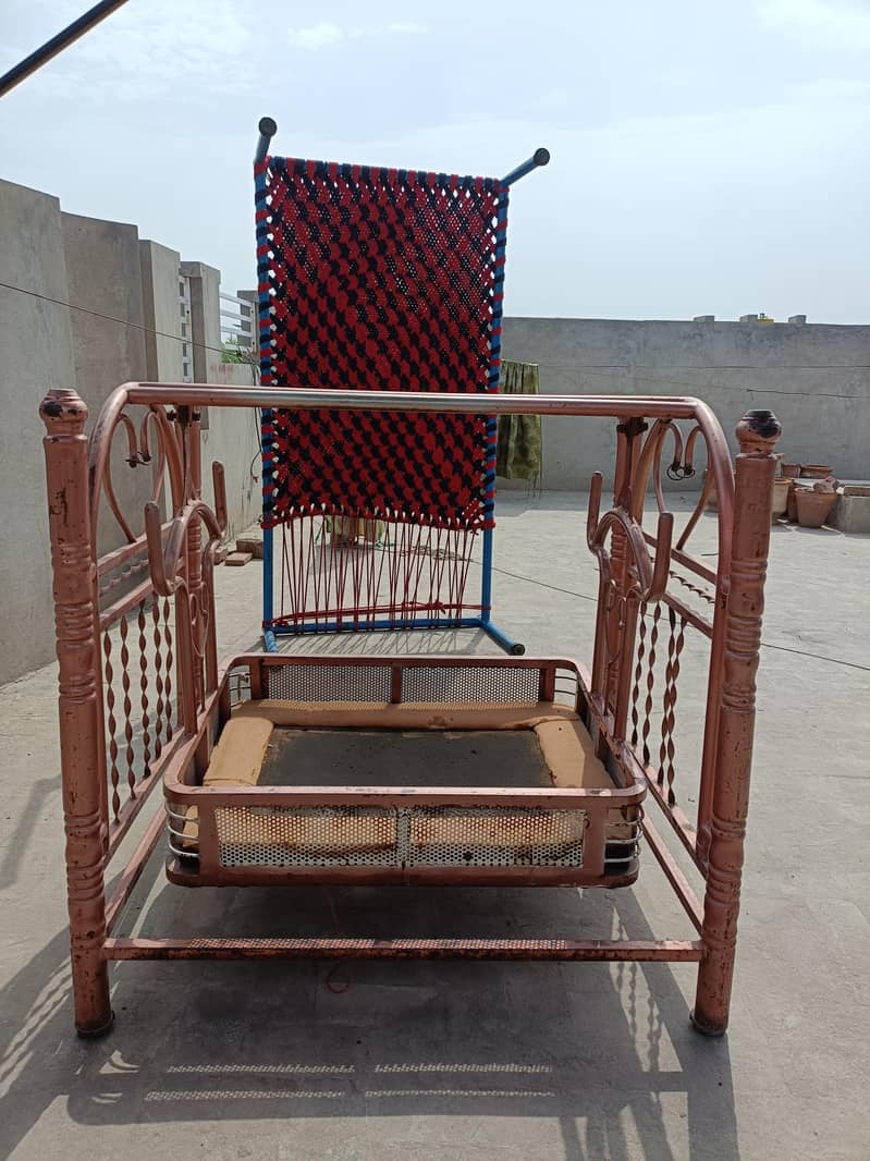 مضبوط لوہے کا جھولا بیڈ – Swing Bed 3