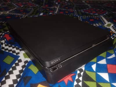 PS4 slim 1tb jailbreak with 2 controllers in Sargodha