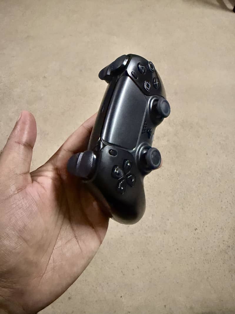 Ps5 controller Black used 2