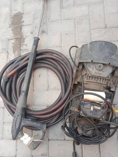 car wash motor hy used good condition . . . 0339-4416141.  RS 10000