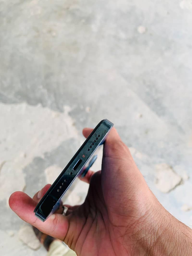 iphone 12 pro max 1