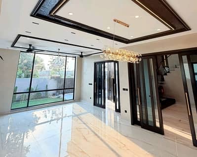 10 Marla House Is Available In Affordable Price In DHA Phase 7