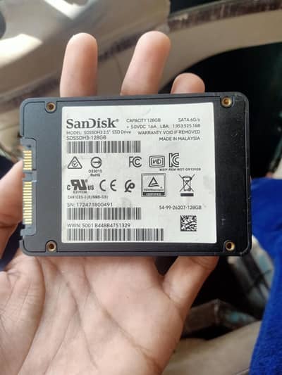 128 SSD branded 2.5 health 50 present