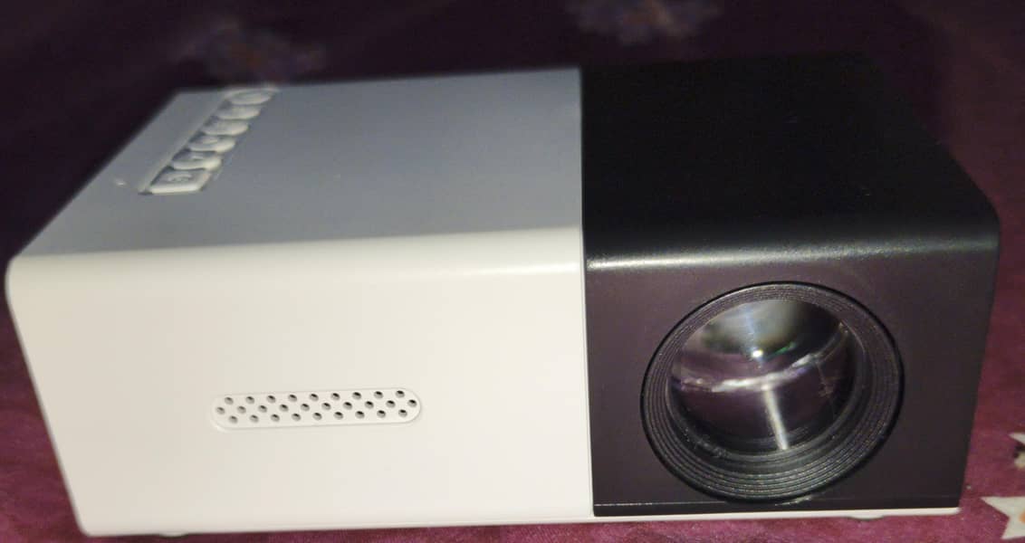 Mini Projector 5