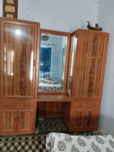 Aluminum wardrobe with dressing in wood colour