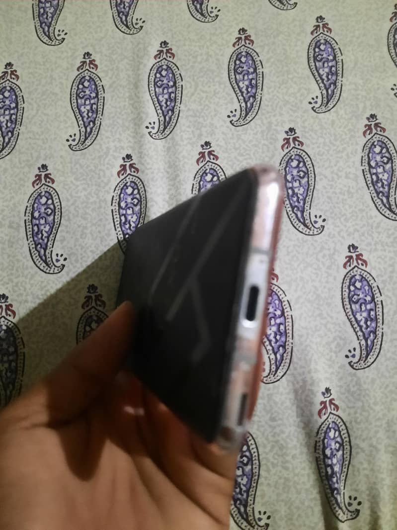 Sharp Aquos R2 3