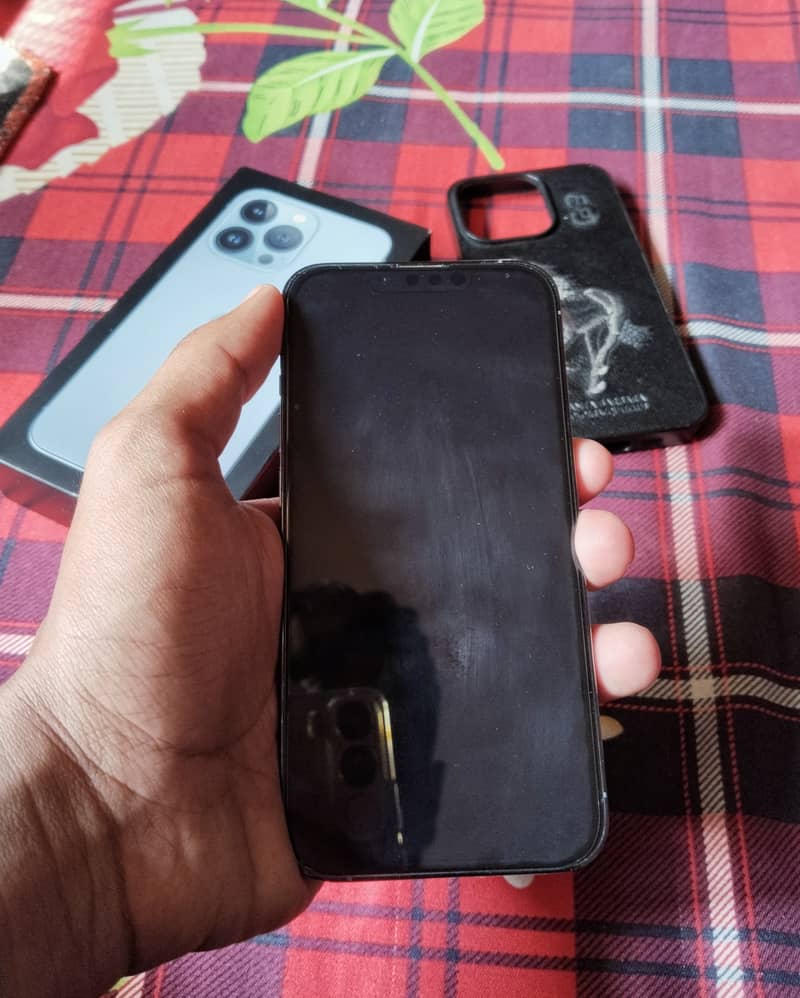 Apple iPhone 13 Pro 1
