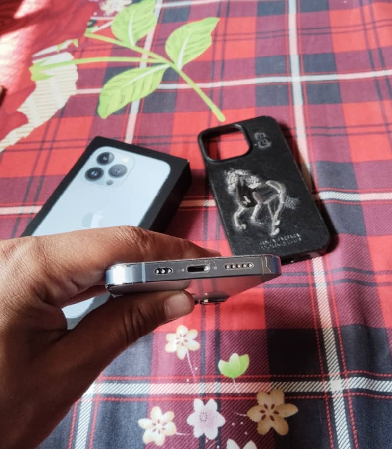 Apple iPhone 13 Pro 3