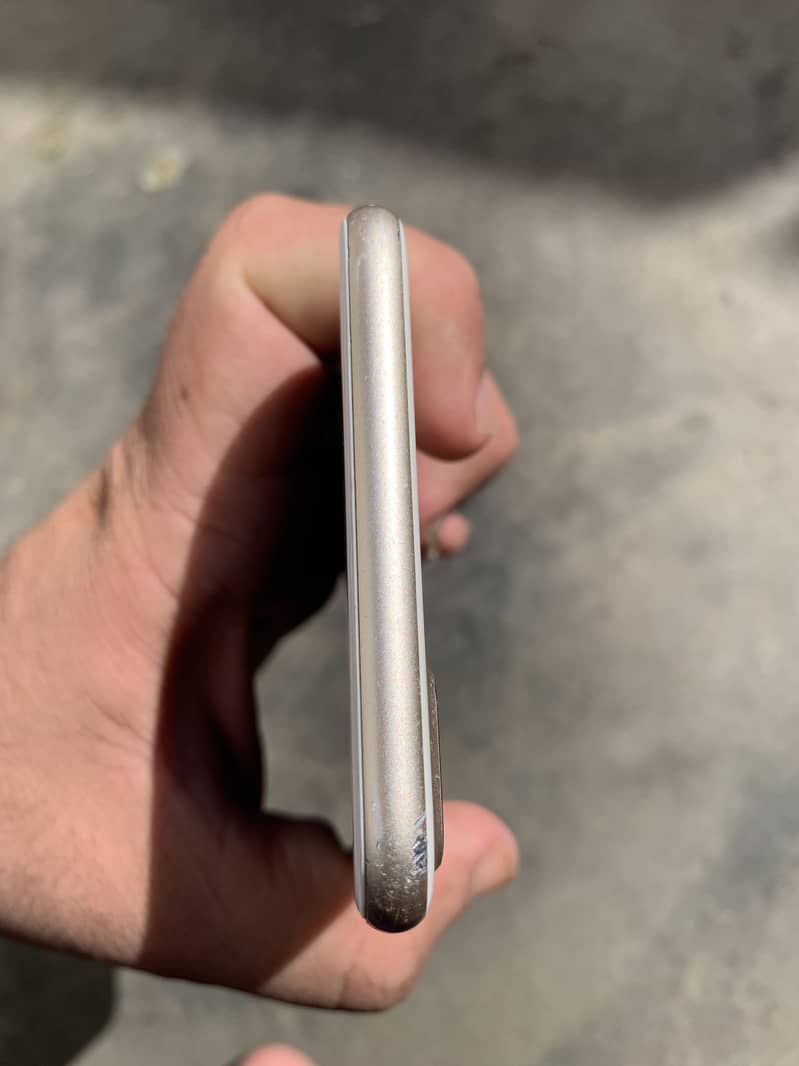 Apple iPhone 7 Plus 2