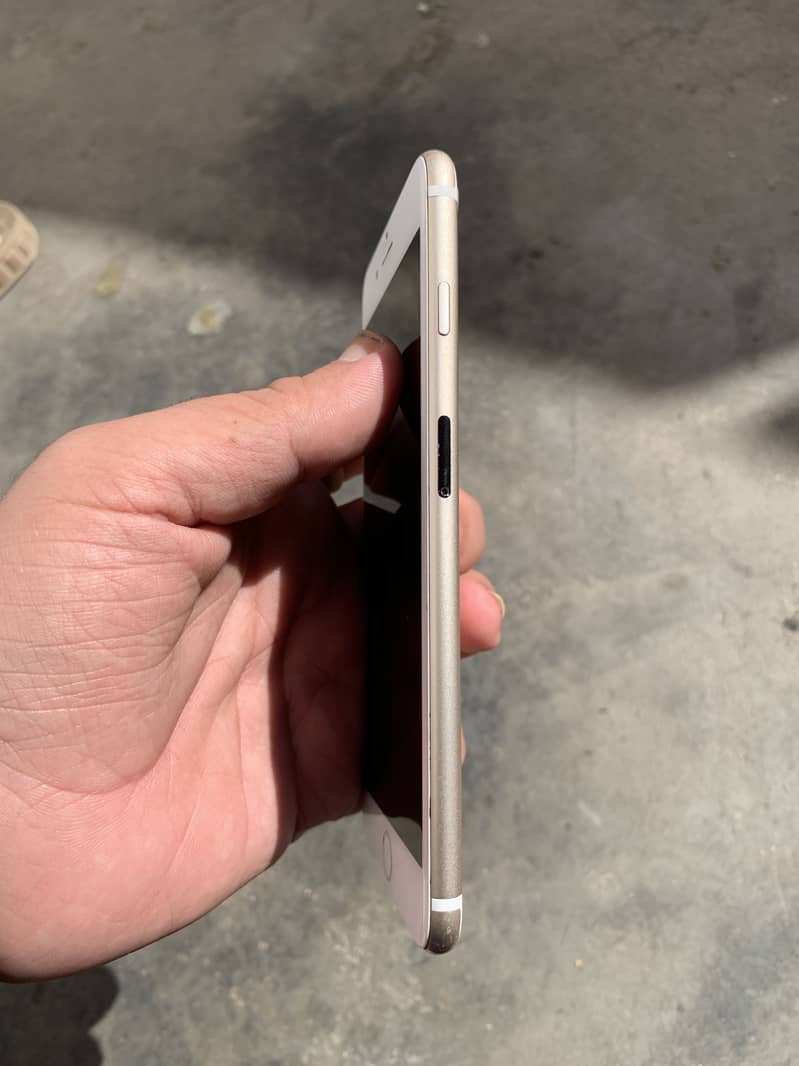 Apple iPhone 7 Plus 3