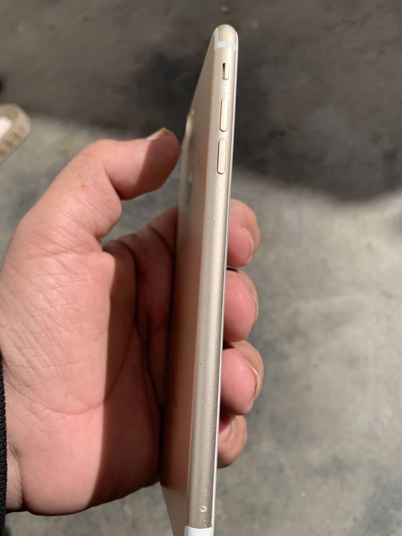Apple iPhone 7 Plus 5