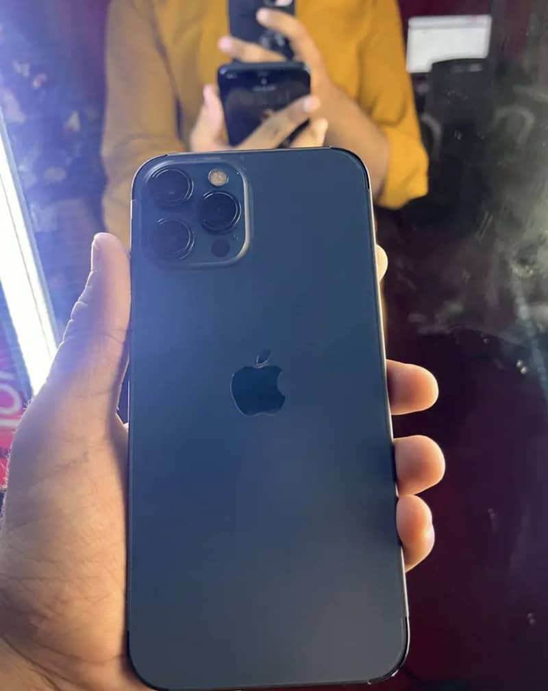 Iphone 12 pro max 2