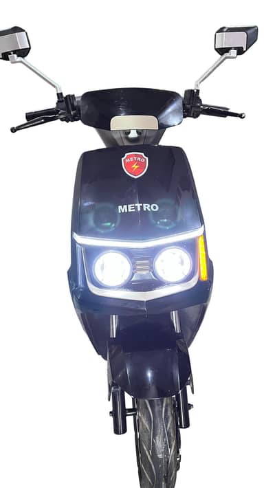 Metro M6 Empower Electric Scooter - Black - Islamabad Registration