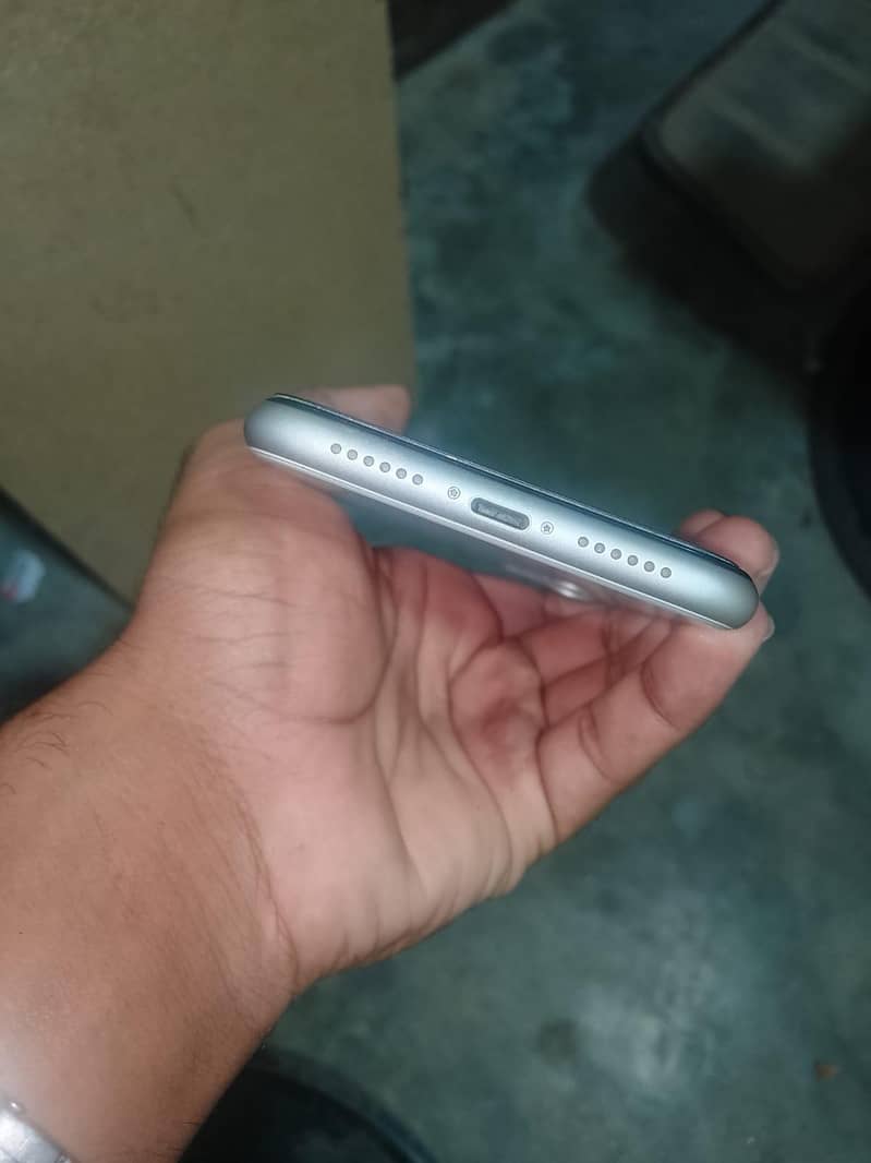 Apple iPhone 11 1