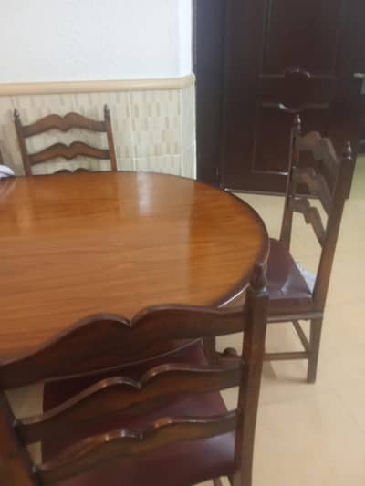 Dining table with 6 chairs