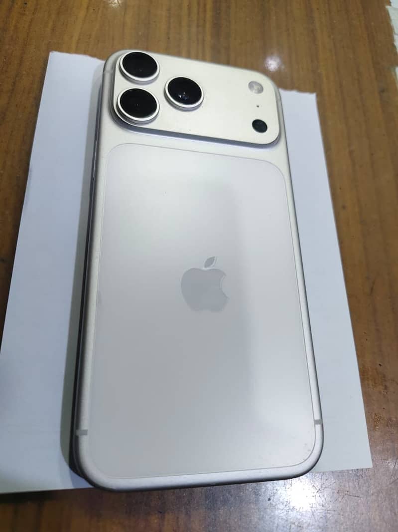 Apple iPhone 17 Pro Max 2
