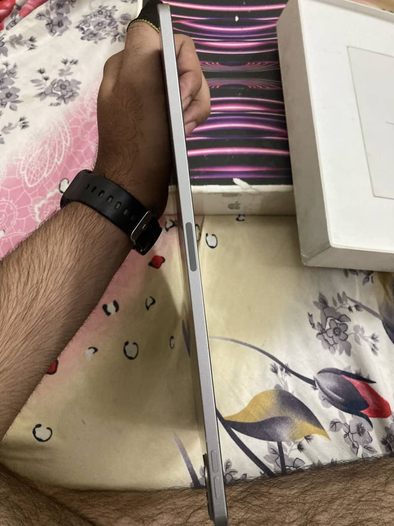 iPad Pro 6th generation M2 7