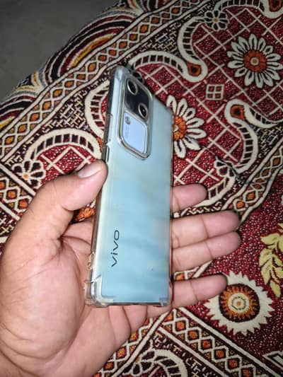 Vivo V30