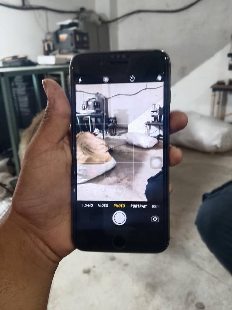 Apple iPhone 8 Plus 4