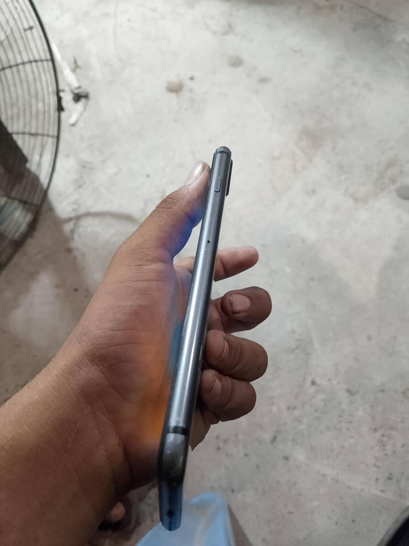 Apple iPhone 8 Plus 5