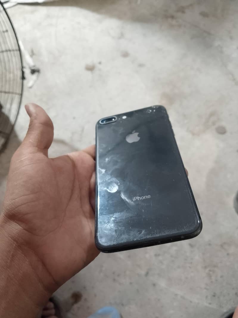 Apple iPhone 8 Plus 8