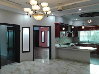 House Sized 10 Marla Available In Bahria Town - Sector C