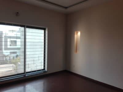 House In Bahria Town - Sector C Sized 1 Kanal Is Available