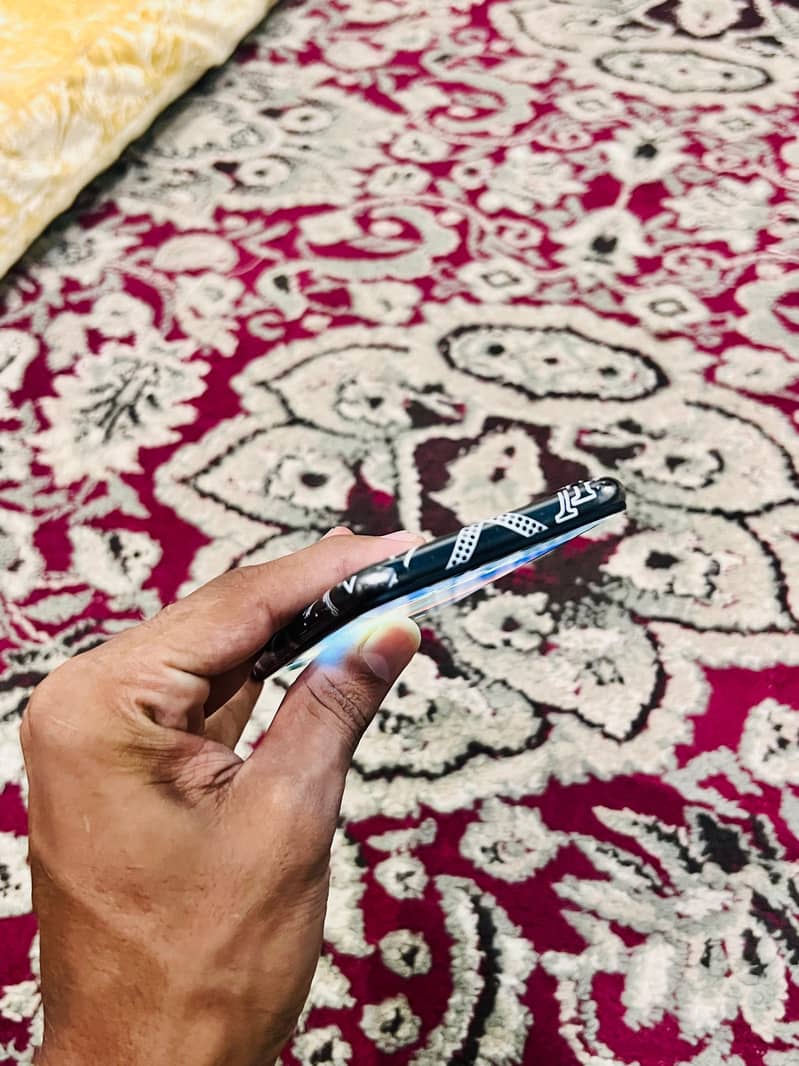 Apple iPhone X 4