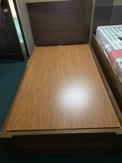 Single bed set in good condition