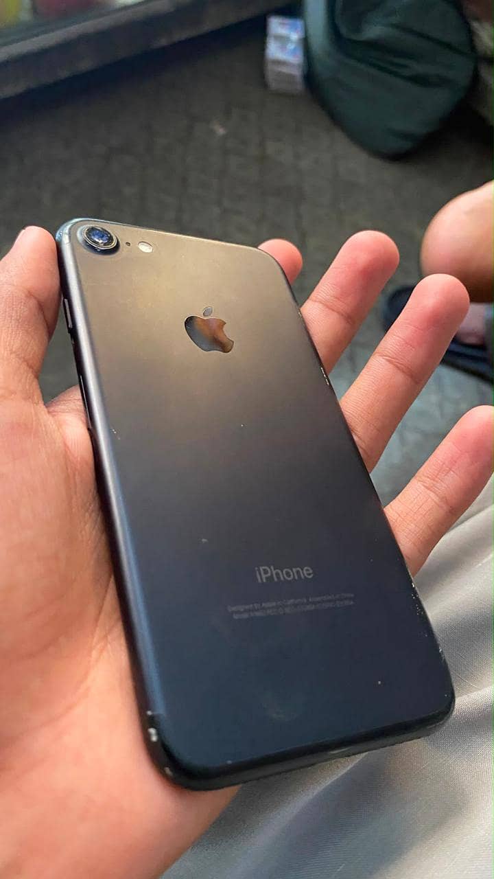 Apple iPhone 7 4