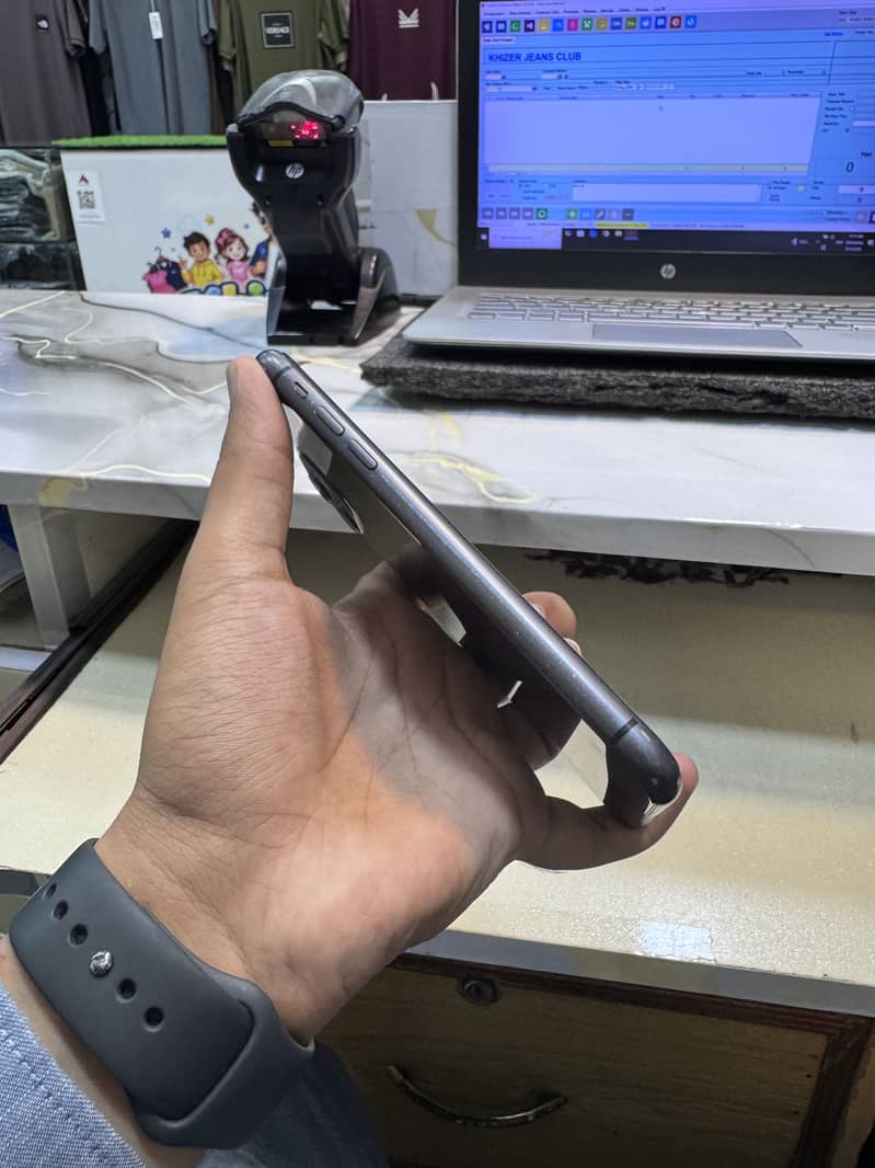 Iphone 11 4