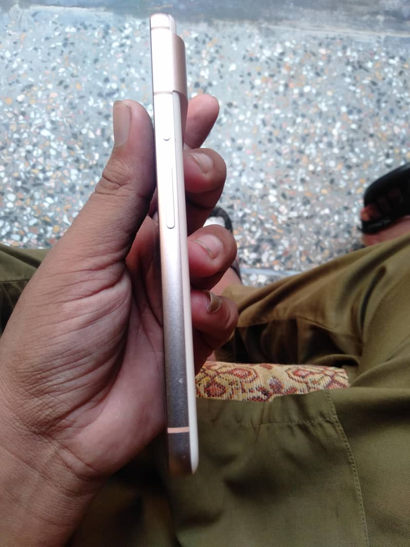 Google Pixel 8 2