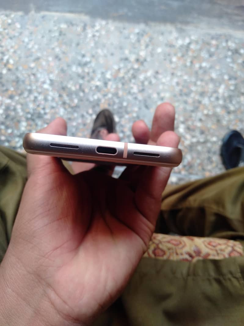 Google Pixel 8 3