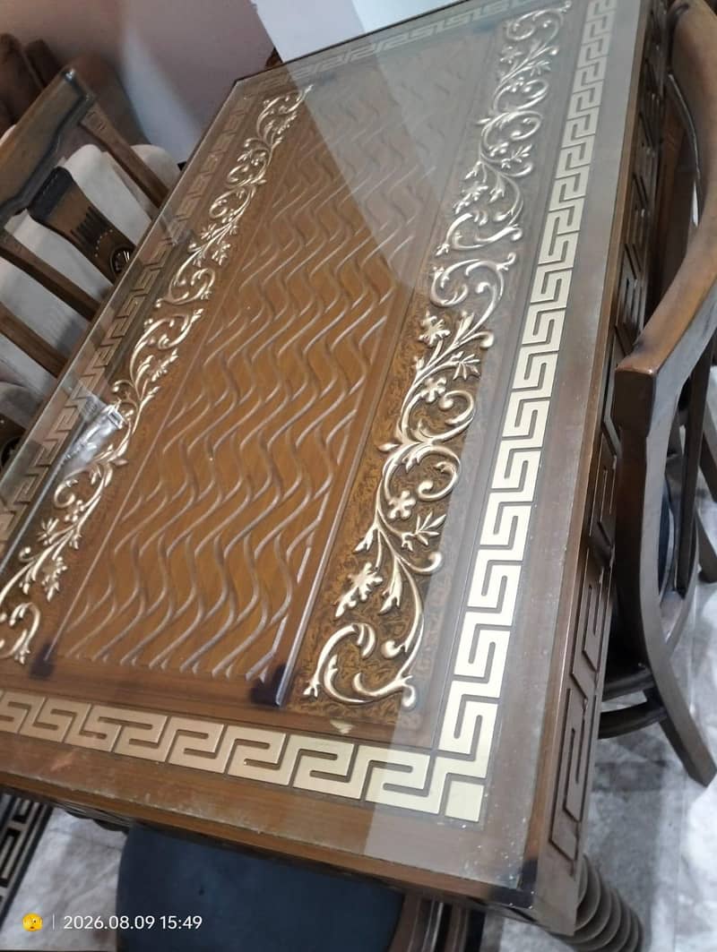 Dining table 0