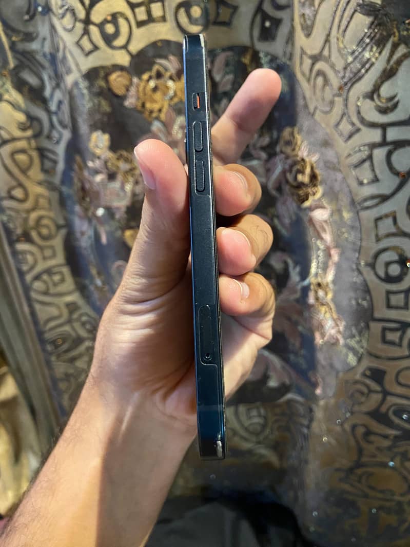 Apple iPhone 13 3