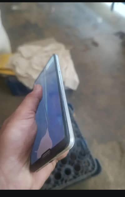 Sharp Aquos R5G PTA APPROVED PANEL KHARAB