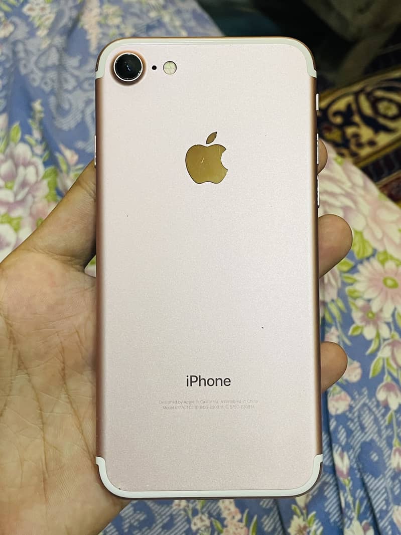 Apple iPhone 7 1