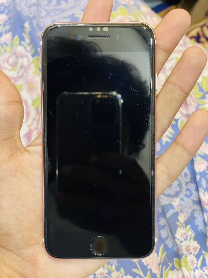 Apple iPhone 7 3