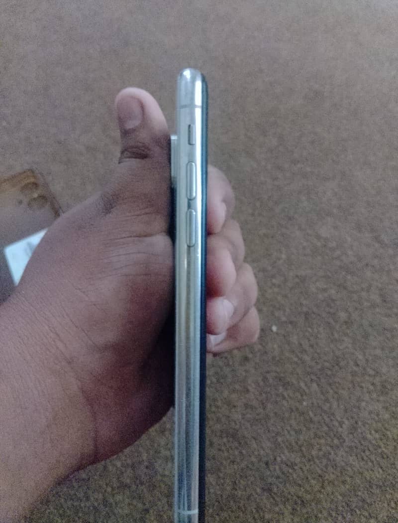 Apple iPhone X 6
