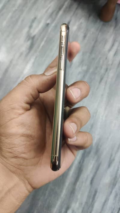 Apple iPhone XS
