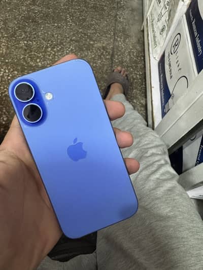 Apple iPhone 16