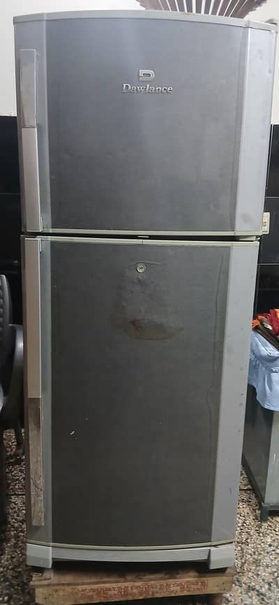 dawlance double door in good working condition