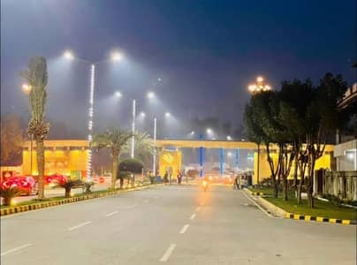 A Near to Park Commercial Plot Of 4 Marla In Rs. 21500000