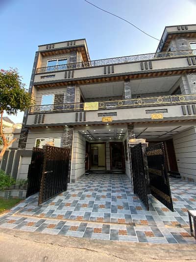 On Excellent Location Park View City - Tulip Extension Block 5 Marla House Up For sale